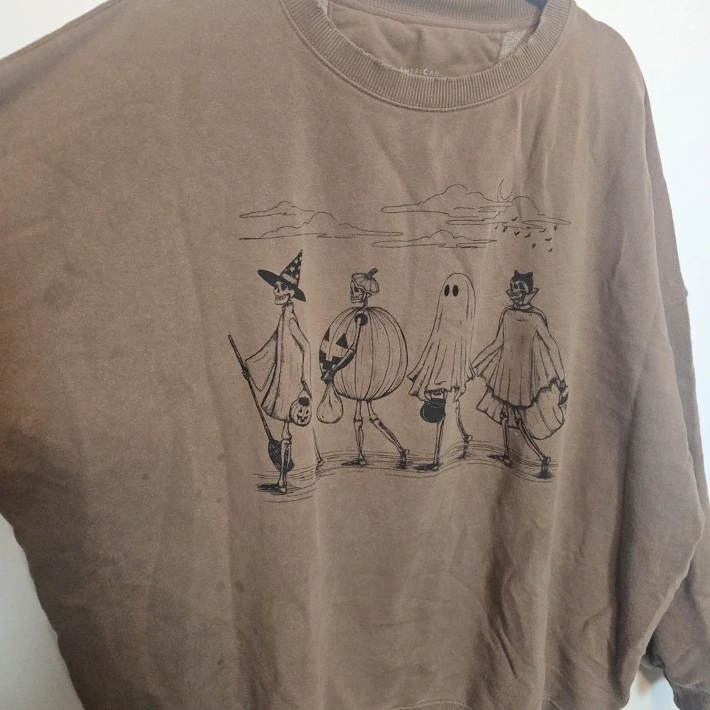 AE Halloween Graphic Skeleton Halloween Crewneck XXL Camel Sweatshirt Soft Cozy - Picture 3 of 9